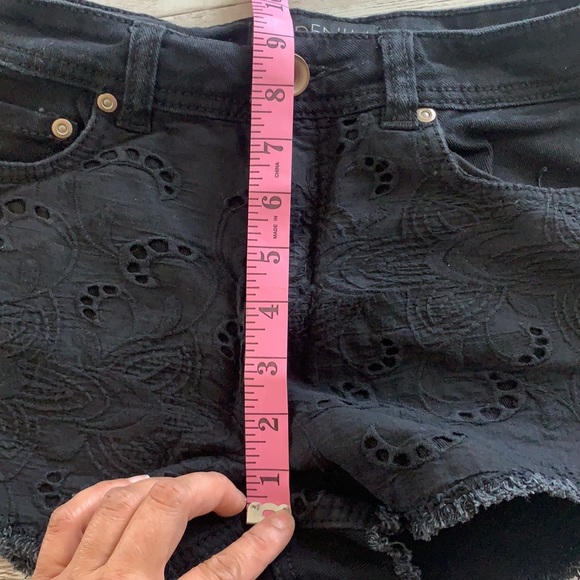 2B Bebe Black Eyelet Lace Overlay Distressed Jean Shorts - Picture 6 of 8